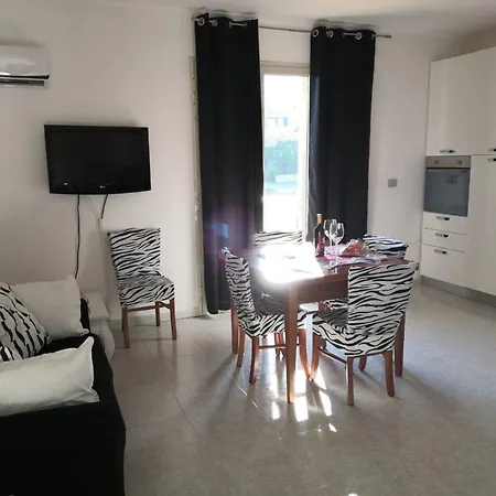 Casa Patrizia Iun Q4999 *