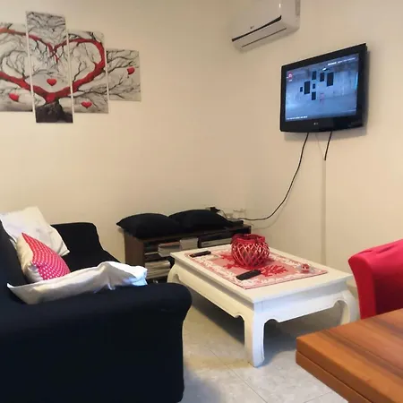Casa Patrizia Iun Q4999 דירה *